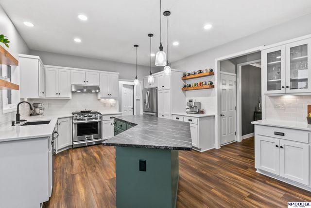 15952 Bauman Avenue, Omaha, NE 68116