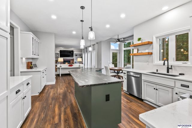15952 Bauman Avenue, Omaha, NE 68116