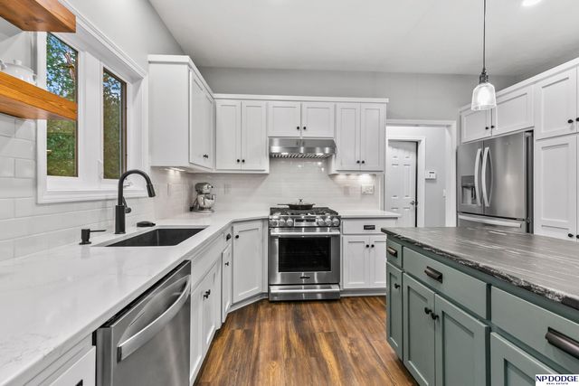 15952 Bauman Avenue, Omaha, NE 68116