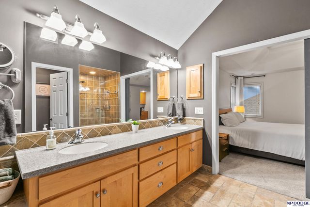 15952 Bauman Avenue, Omaha, NE 68116