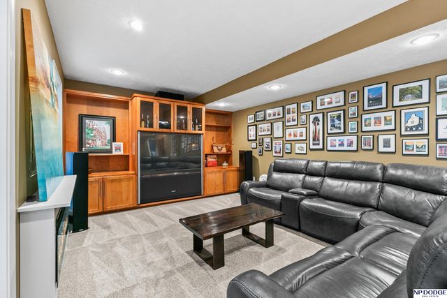 15952 Bauman Avenue, Omaha, NE 68116