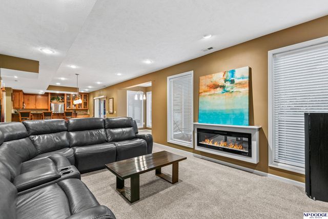 15952 Bauman Avenue, Omaha, NE 68116