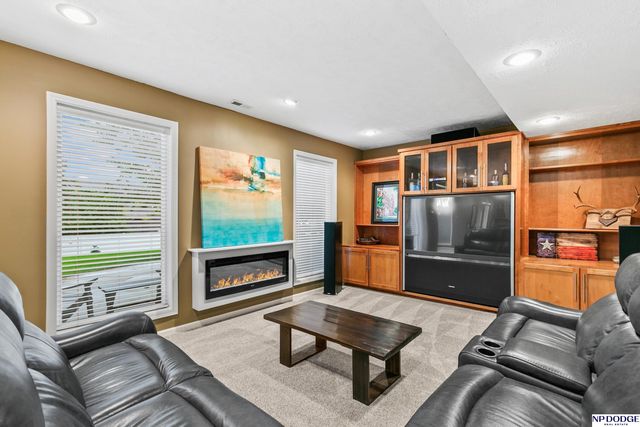 15952 Bauman Avenue, Omaha, NE 68116