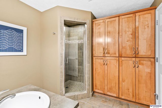 15952 Bauman Avenue, Omaha, NE 68116