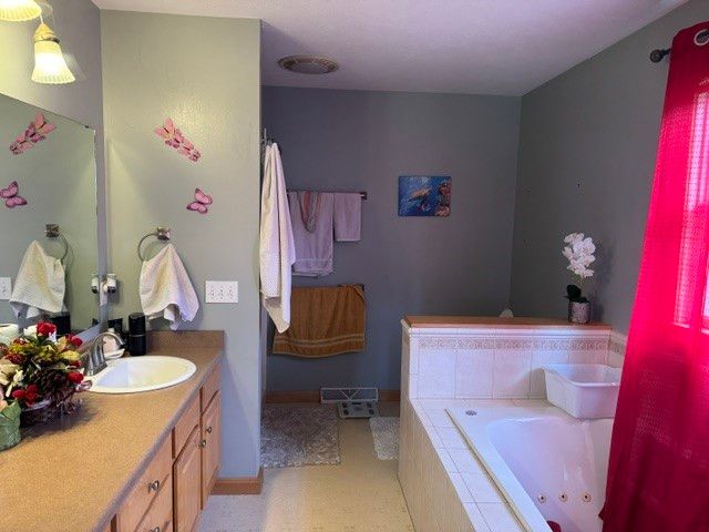 5202 ADRIENNE Court, Erie, PA 16506