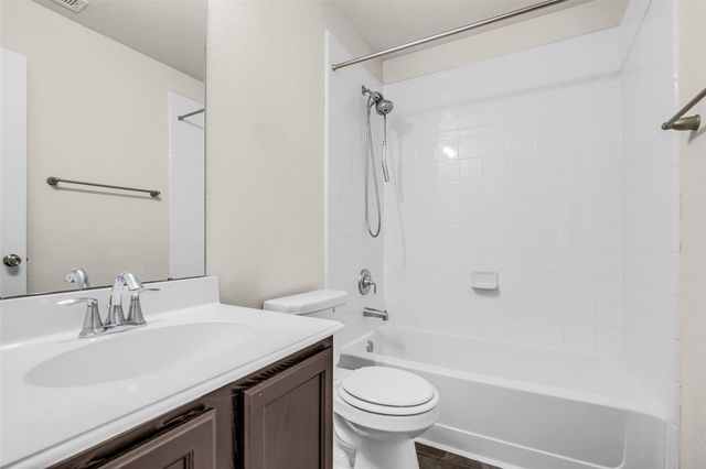 1022 S Diamondhead Boulevard, Crosby, TX 77532