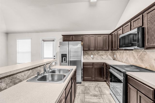 1022 S Diamondhead Boulevard, Crosby, TX 77532