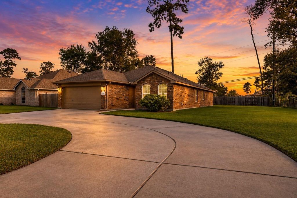1022 S Diamondhead Boulevard, Crosby, TX 77532