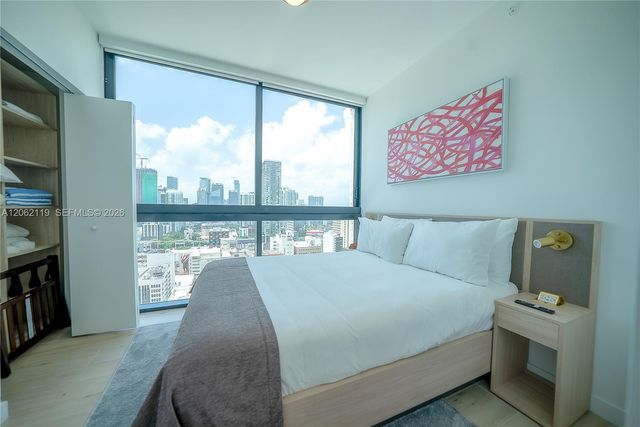 225 N Miami Ave 2912, Miami, FL 33128