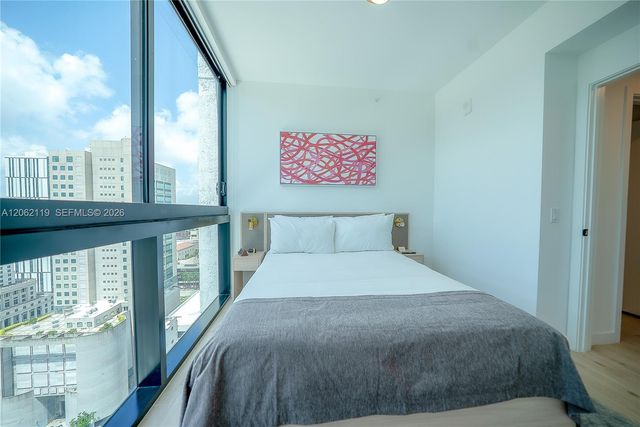 225 N Miami Ave 2912, Miami, FL 33128