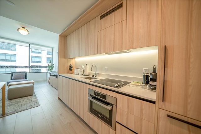 225 N Miami Ave 2912, Miami, FL 33128