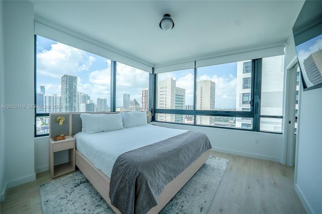 225 N Miami Ave 2912, Miami, FL 33128