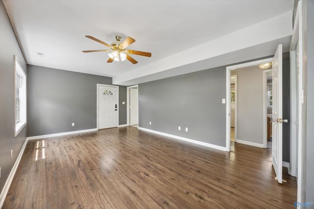 2013 Cloys Avenue NE, Huntsville, AL 35811