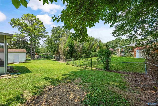 2013 Cloys Avenue NE, Huntsville, AL 35811