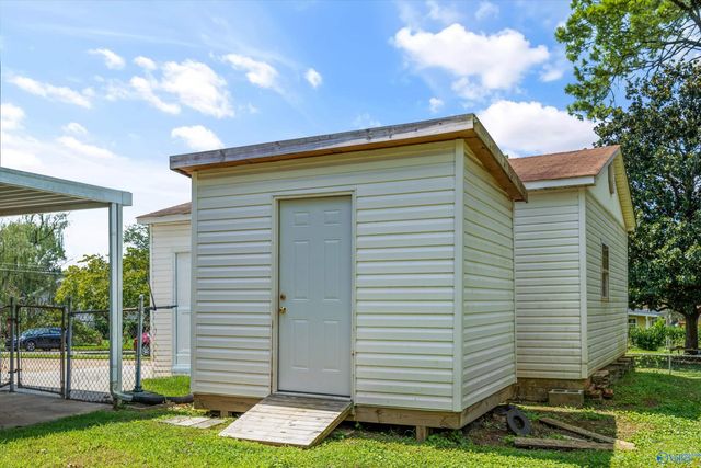2013 Cloys Avenue NE, Huntsville, AL 35811