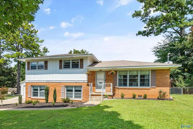 2013 Cloys Avenue NE, Huntsville, AL 35811