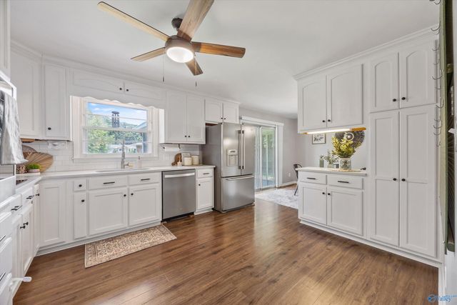 2013 Cloys Avenue NE, Huntsville, AL 35811