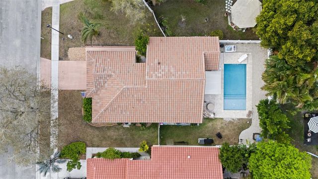 334 SW 194th Avenue, Pembroke Pines, FL 33029