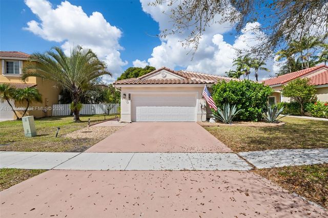 334 SW 194th Avenue, Pembroke Pines, FL 33029