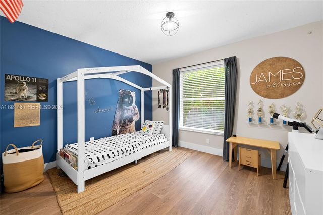 334 SW 194th Avenue, Pembroke Pines, FL 33029
