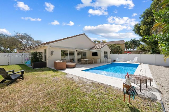 334 SW 194th Avenue, Pembroke Pines, FL 33029