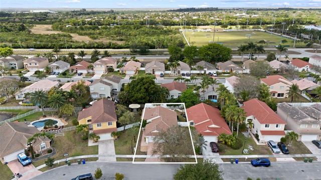 334 SW 194th Avenue, Pembroke Pines, FL 33029