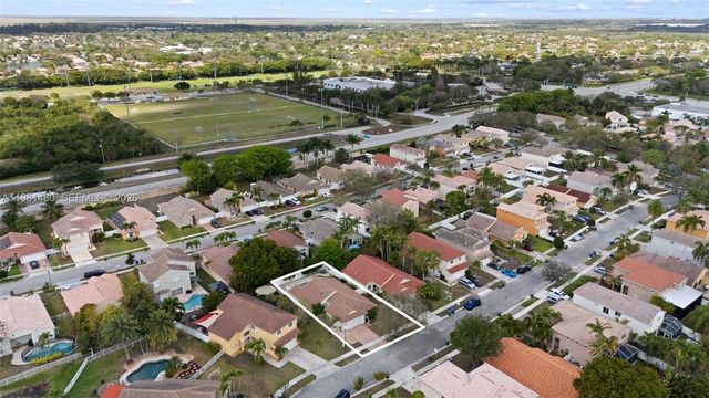 334 SW 194th Avenue, Pembroke Pines, FL 33029