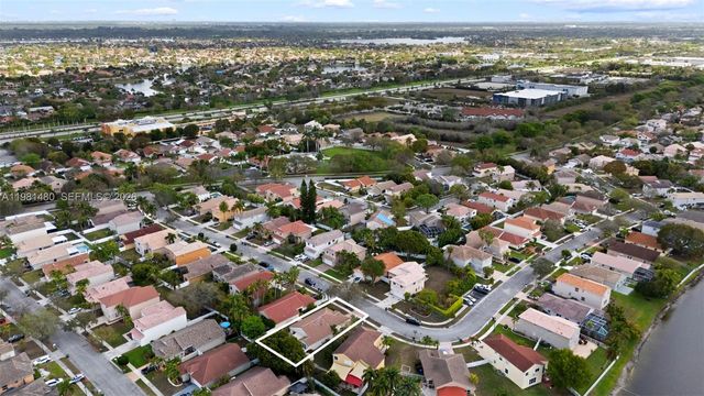 334 SW 194th Avenue, Pembroke Pines, FL 33029