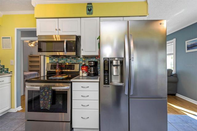 3094 HILLSDALE AVENUE, Largo, FL 33774