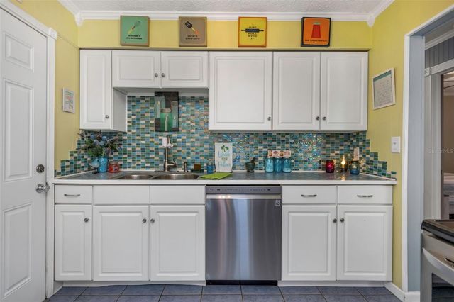 3094 HILLSDALE AVENUE, Largo, FL 33774