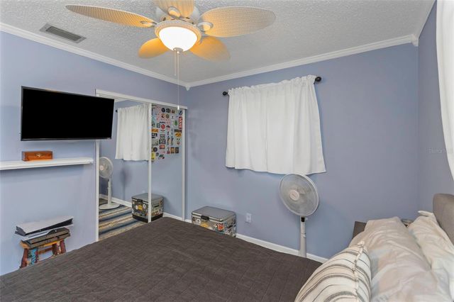 3094 HILLSDALE AVENUE, Largo, FL 33774