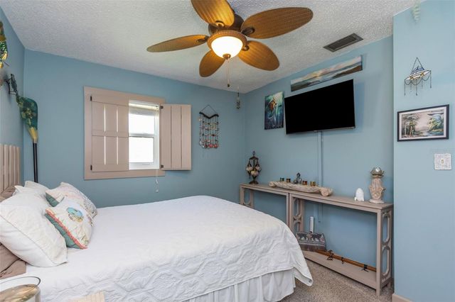 3094 HILLSDALE AVENUE, Largo, FL 33774