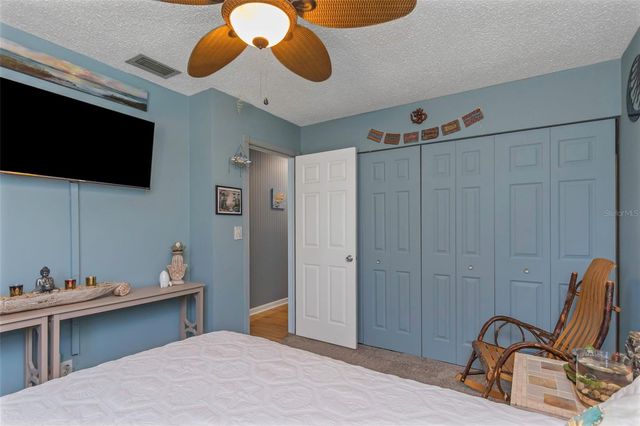 3094 HILLSDALE AVENUE, Largo, FL 33774