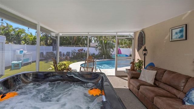 3094 HILLSDALE AVENUE, Largo, FL 33774