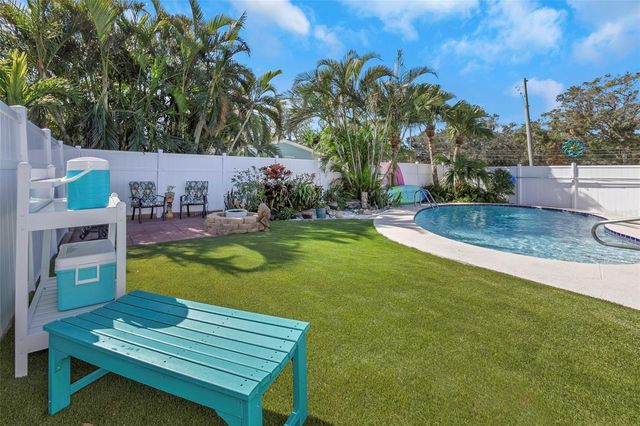 3094 HILLSDALE AVENUE, Largo, FL 33774