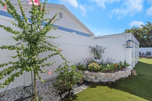 3094 HILLSDALE AVENUE, Largo, FL 33774