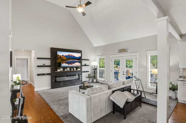2696 Armstrong Ln, Mt Washington, KY 40047