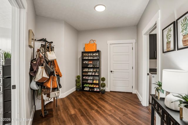 2696 Armstrong Ln, Mt Washington, KY 40047