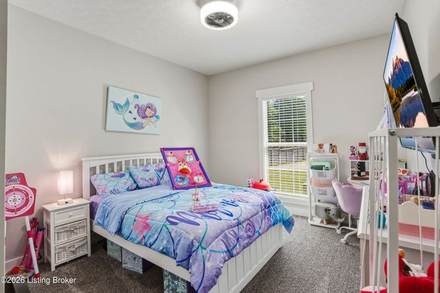 2696 Armstrong Ln, Mt Washington, KY 40047