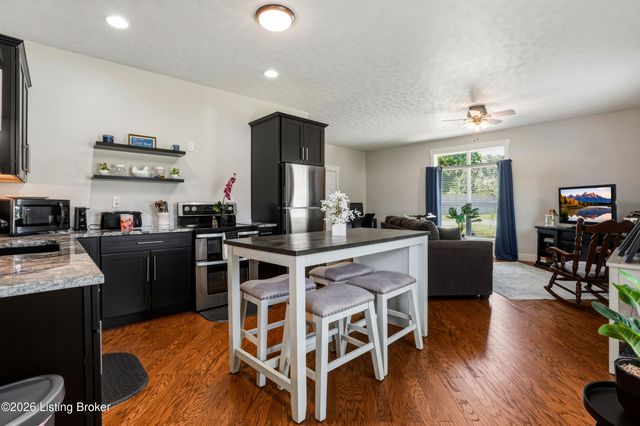 2696 Armstrong Ln, Mt Washington, KY 40047