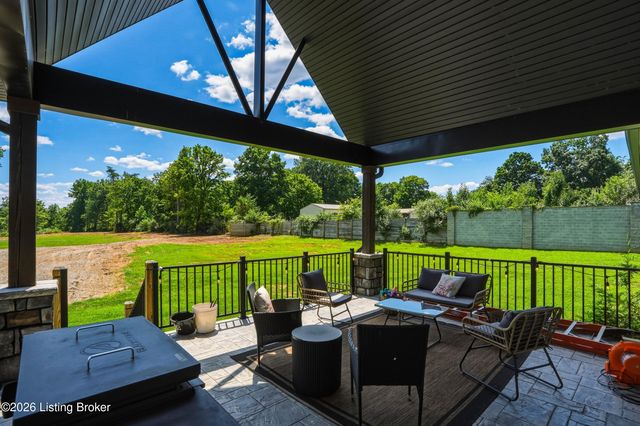 2696 Armstrong Ln, Mt Washington, KY 40047