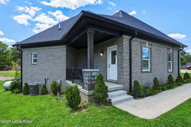 2696 Armstrong Ln, Mt Washington, KY 40047