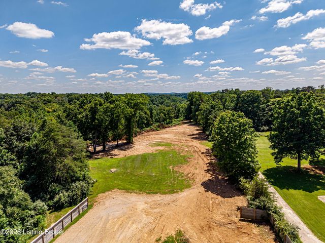 2696 Armstrong Ln, Mt Washington, KY 40047