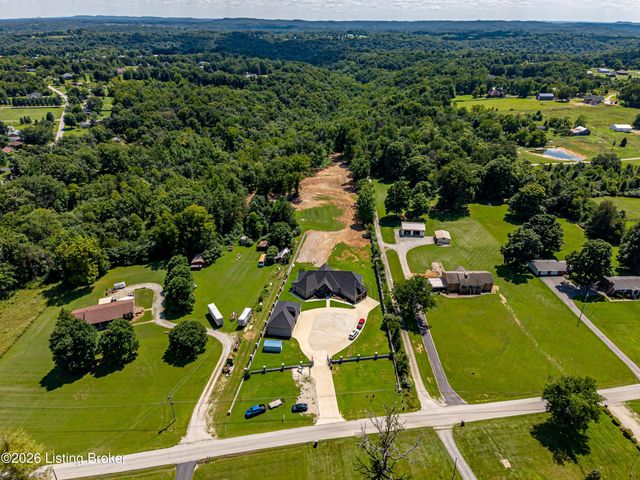 2696 Armstrong Ln, Mt Washington, KY 40047