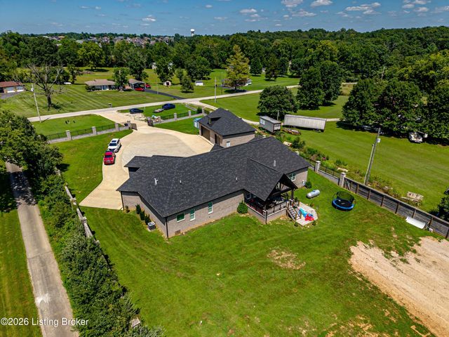 2696 Armstrong Ln, Mt Washington, KY 40047