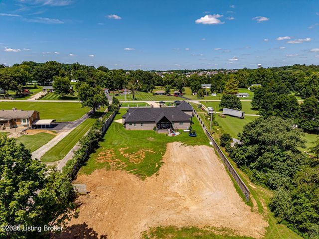 2696 Armstrong Ln, Mt Washington, KY 40047