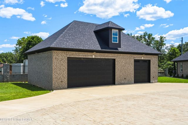2696 Armstrong Ln, Mt Washington, KY 40047