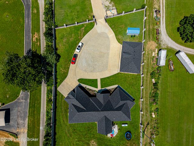 2696 Armstrong Ln, Mt Washington, KY 40047