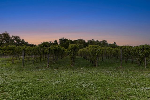 18059 FM 1826 RD, Driftwood, TX 78619