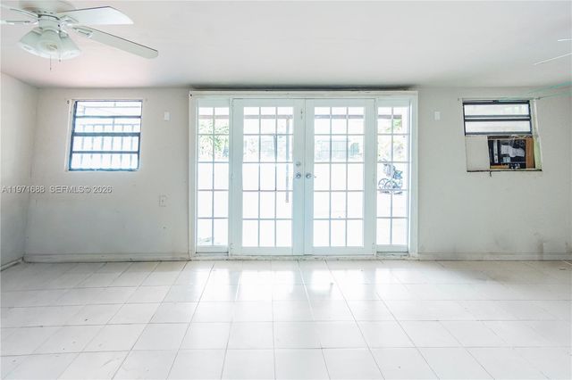 8461 SW 38th St, Miami, FL 33155